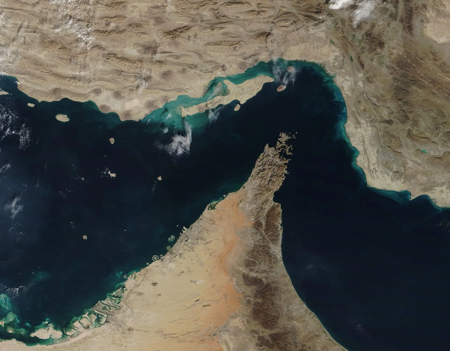 Hormuz: two tankers hit on Monday as Iran holds to its three conditions