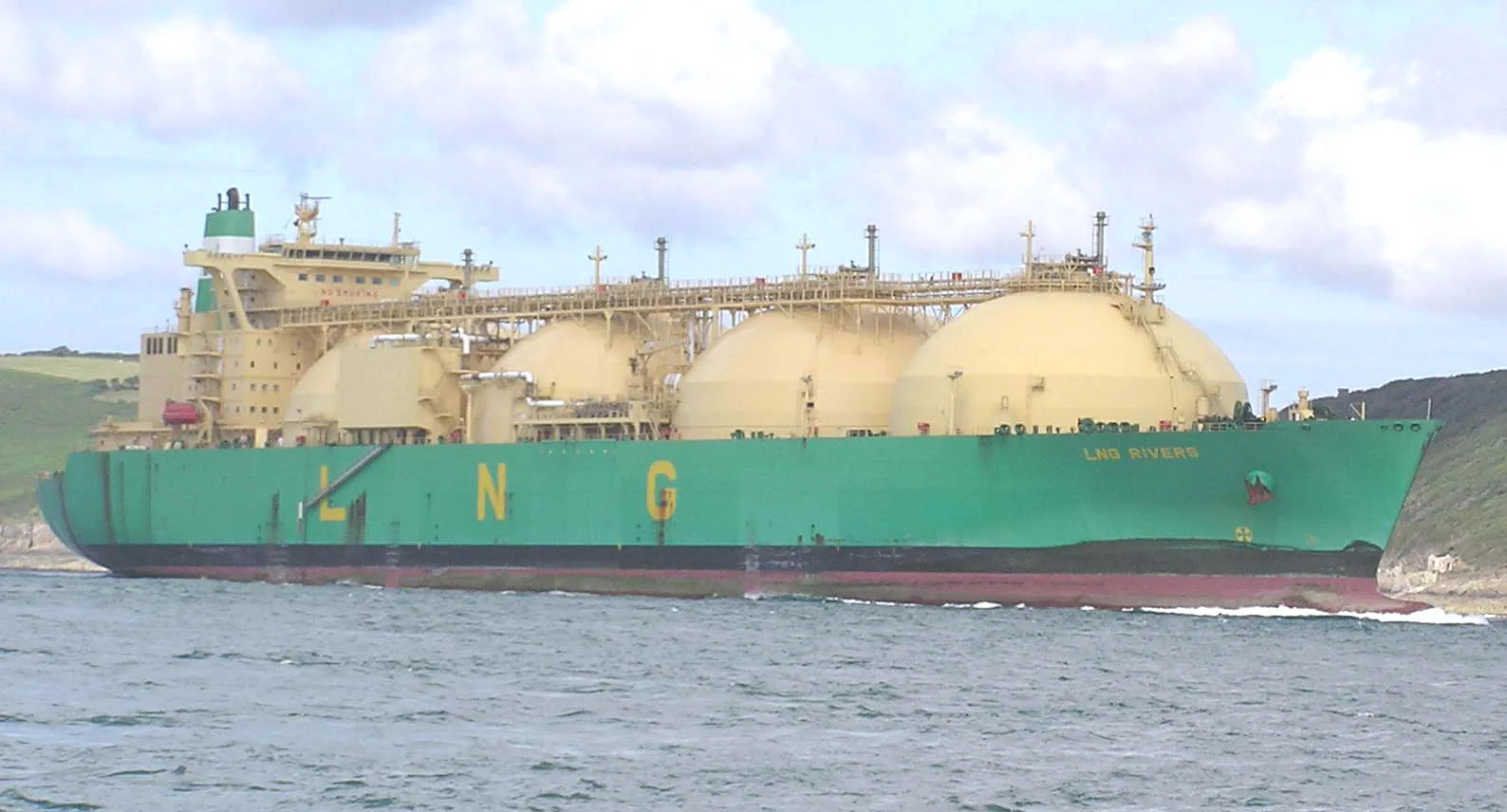 LNG price in Pakistan cut 20%: RLNG now $15.20 on SNGPL, $14.22 on SSGC