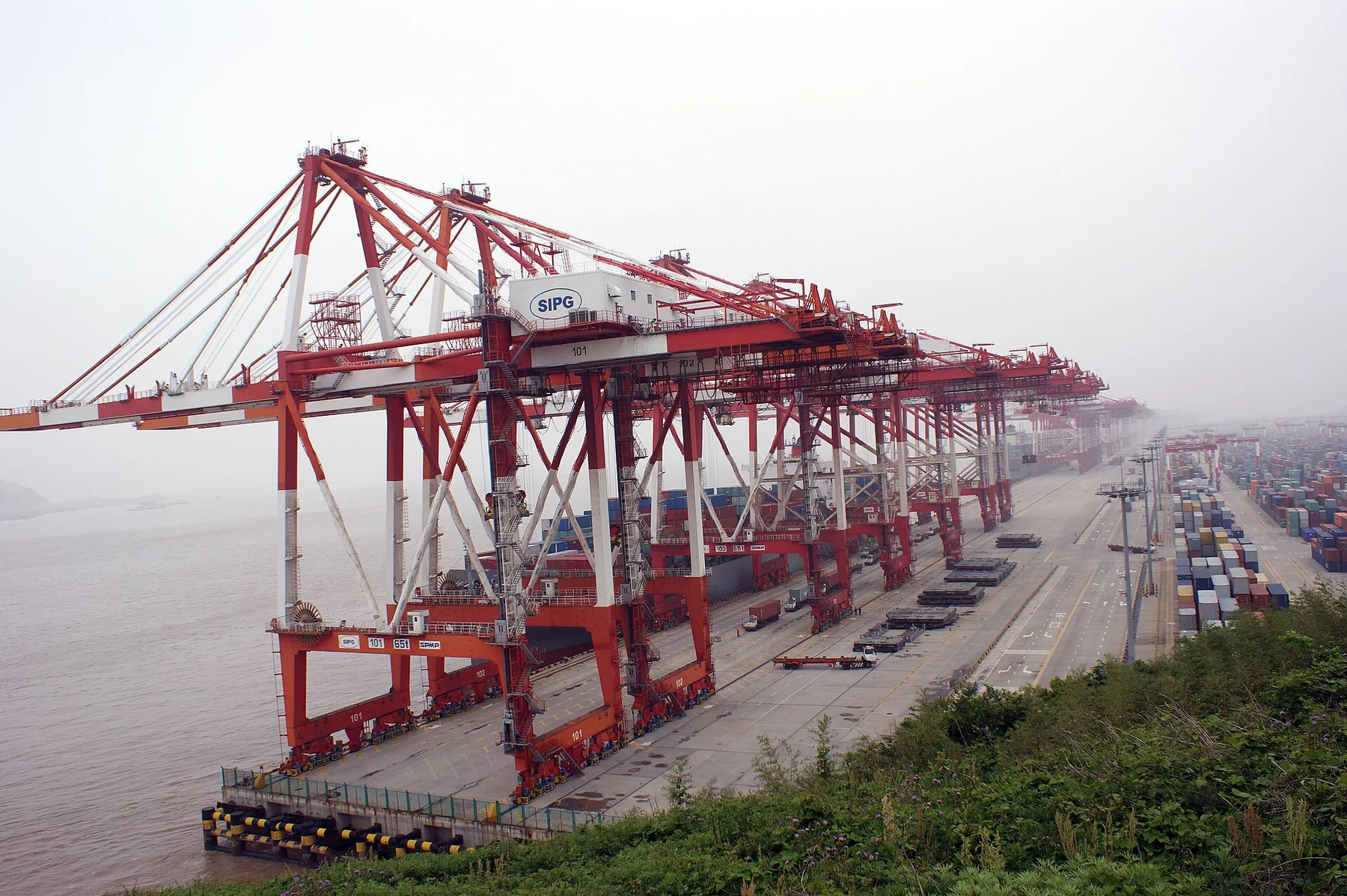 China's exports jump 36.3% in September, far above the 25.5% forecast; imports up 31%