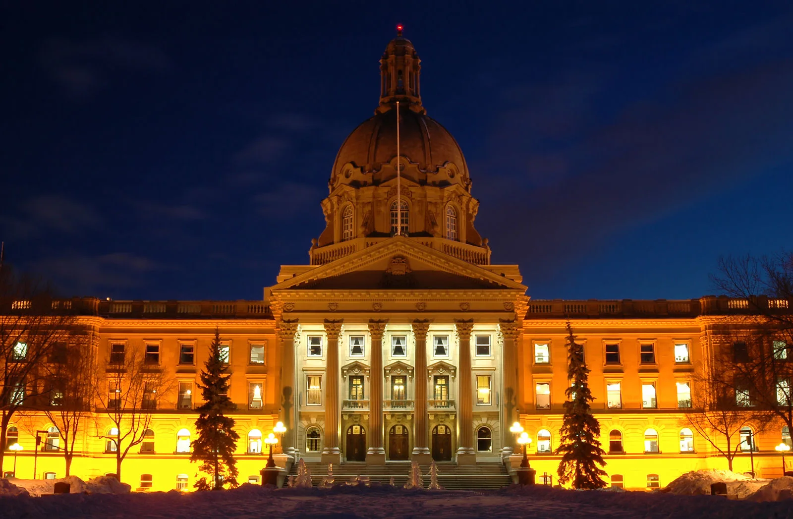 Alberta referendum result: 76% vote to stay in Canada; Smith speaks at 5:45am PKT