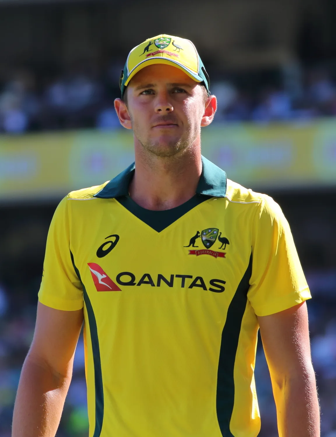 Hazlewood takes 6 for 49 as Australia beat South Africa by 214 runs in Durban
