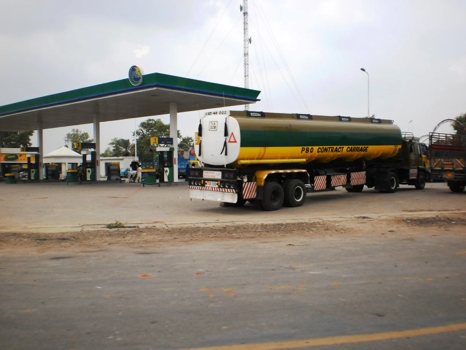 Petrol price in Pakistan today: Rs 377.91 unchanged; diesel up Rs 2.29 to Rs 402.96
